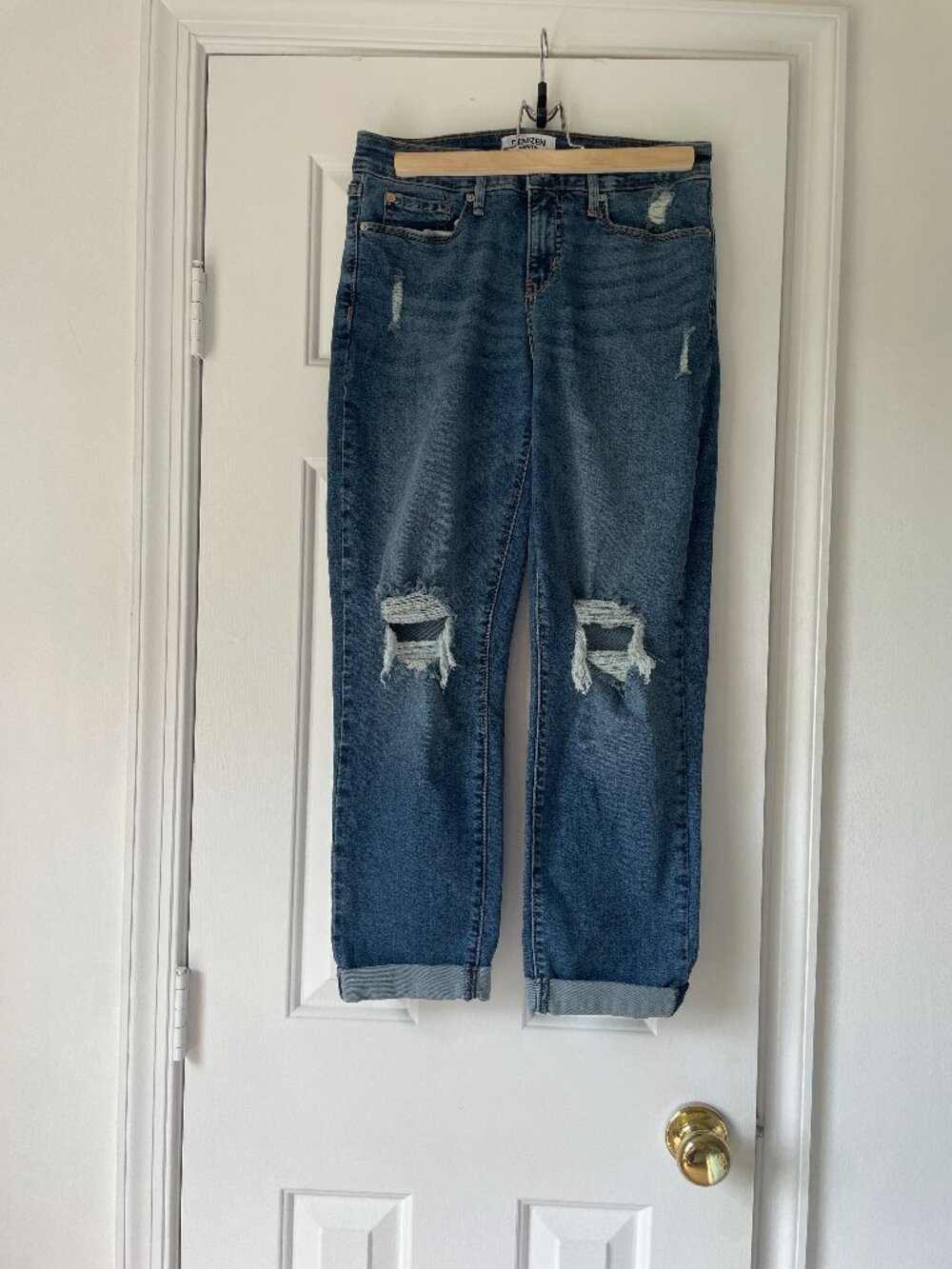 Denizen by Levi's Boyfriend Jeans, Mid Rise, Ripped, Cuffed Blue Denim Size 27/4